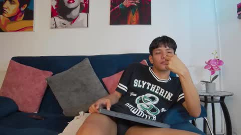 Snapshot of liam_sinclair chatting on December 22, 2025, 12:57 pm Liam online show from December 22, 2025, 12:57 pm