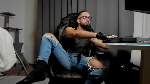 Snapshot of liamaesthetic chatting on March 5, 2025, 7:49 pm Liam online show from March 5, 2025, 7:49 pm