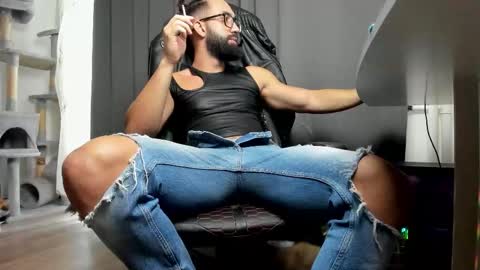 Snapshot of liamaesthetic chatting on October 22, 2025, 7:41 am Liam online show from October 22, 2025, 7:41 am