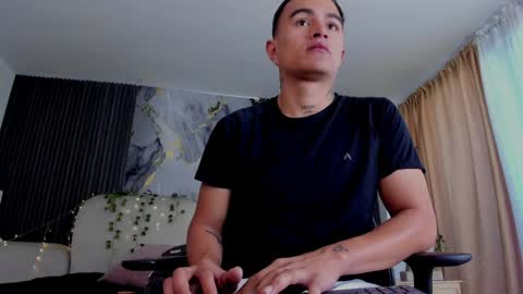 LiamDeep online show from May 9, 2026, 12:32 pm