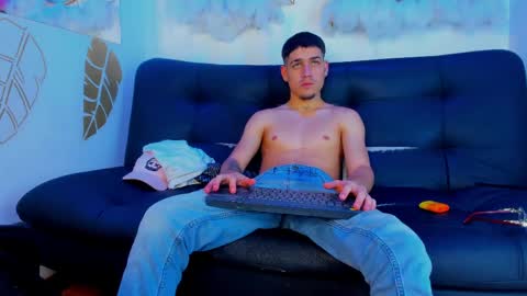 Liam online show from April 4, 2026, 10:40 pm