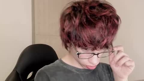 Snapshot of liamelf chatting on February 11, 2026, 5:23 am Liam online show from February 11, 2026, 5:23 am