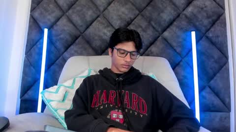 Snapshot of liamkron chatting on May 19, 2026, 10:43 am Liam twink big dick online show from May 19, 2026, 10:43 am