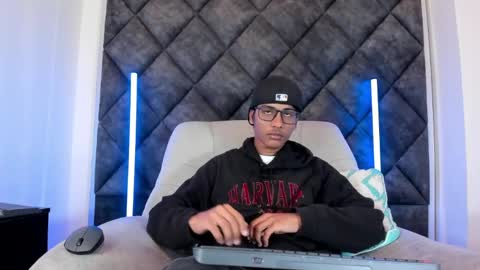 Snapshot of liamkron chatting on May 21, 2026, 10:44 am Liam twink big dick online show from May 21, 2026, 10:44 am