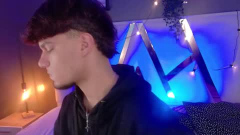 Snapshot of liamthunder05_ chatting on November 19, 2025, 3:06 am Liam Thunder online show from November 19, 2025, 3:06 am