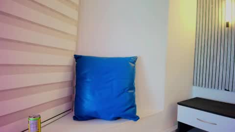 Snapshot of lian_cameron chatting on May 13, 2026, 3:59 am lian_cameron online show from May 13, 2026, 3:59 am