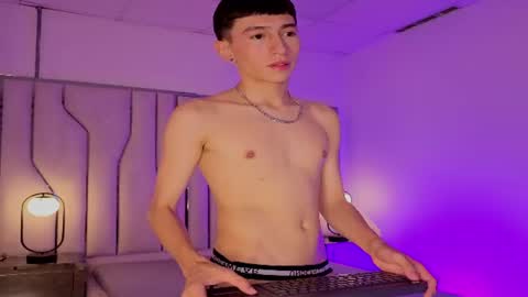 Snapshot of lian_cameron chatting on July 11, 2026, 4:37 am lian_cameron online show from July 11, 2026, 4:37 am
