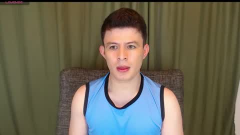 Snapshot of lian_eathan chatting on November 10, 2025, 7:46 pm lian_eathan online show from November 10, 2025, 7:46 pm