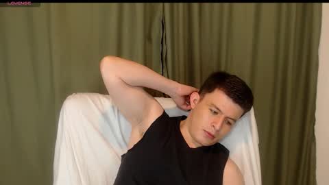 Snapshot of lian_eathan chatting on November 12, 2025, 10:30 pm lian_eathan online show from November 12, 2025, 10:30 pm