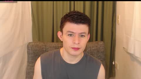 Snapshot of lian_eathan chatting on November 22, 2025, 7:24 pm lian_eathan online show from November 22, 2025, 7:24 pm