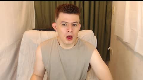 Snapshot of lian_eathan chatting on November 28, 2025, 5:37 pm lian_eathan online show from November 28, 2025, 5:37 pm