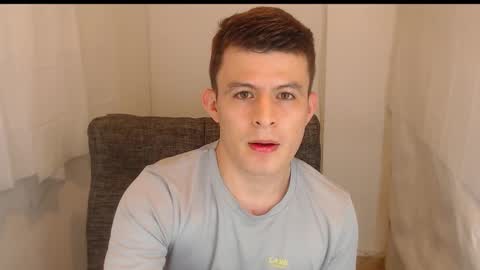 Snapshot of lian_eathan chatting on December 15, 2025, 1:10 am lian_eathan online show from December 15, 2025, 1:10 am