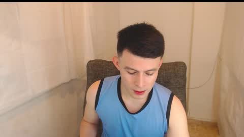 Snapshot of lian_eathan chatting on January 5, 2026, 7:50 pm lian_eathan online show from January 5, 2026, 7:50 pm