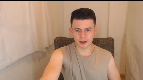 Snapshot of lian_eathan chatting on January 9, 2026, 10:00 pm lian_eathan online show from January 9, 2026, 10:00 pm