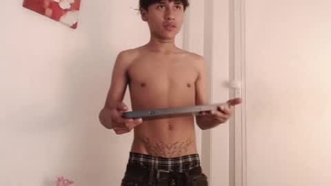 Snapshot of lian_ross chatting on October 30, 2025, 8:09 pm SAMUEL SAMY online show from October 30, 2025, 8:09 pm