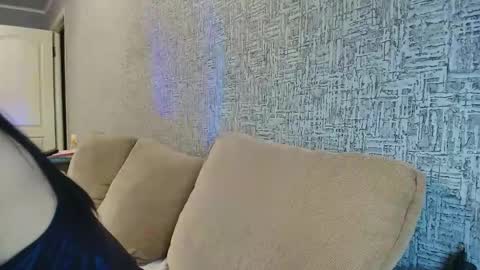 liana_diva online show from April 5, 2026, 4:04 pm