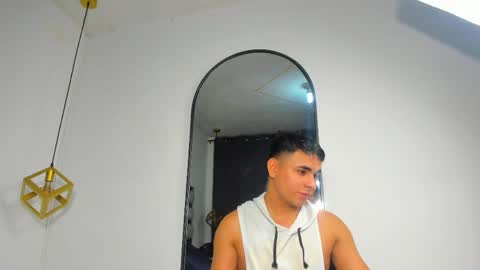 lianfox_ online show from May 13, 2026, 12:24 pm
