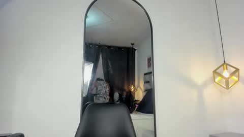 lianfox_ online show from May 20, 2026, 12:33 pm