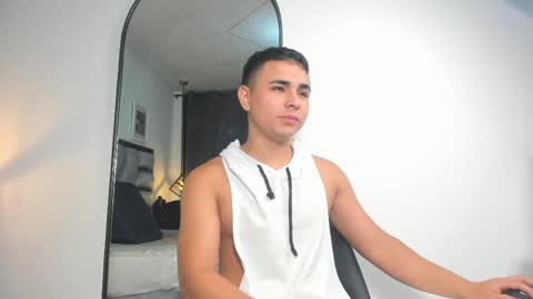 lianfox_ online show from May 28, 2026, 12:24 pm