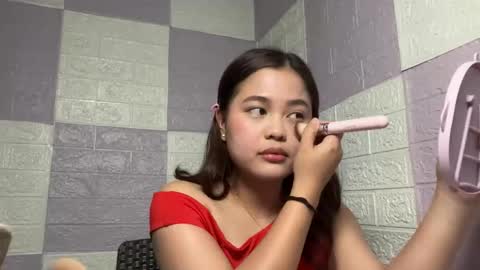 Snapshot of liannehenk chatting on March 14, 2026, 2:33 pm Hazel online show from March 14, 2026, 2:33 pm