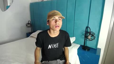 Snapshot of lianross_ chatting on October 4, 2025, 3:59 am lianross online show from October 4, 2025, 3:59 am