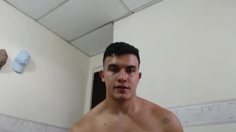 Snapshot of lianstonne chatting on May 18, 2026, 8:03 pm Liamstonne online show from May 18, 2026, 8:03 pm