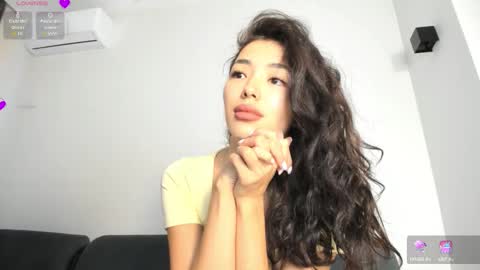 Lian online show from September 16, 2025, 6:58 am