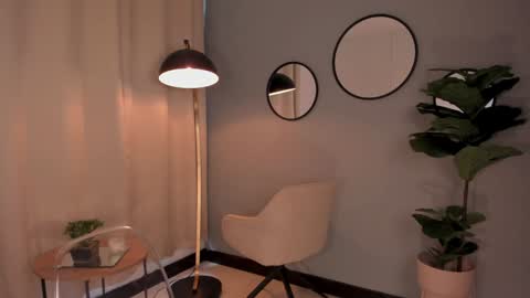 Lia online show from December 27, 2024, 12:45 pm