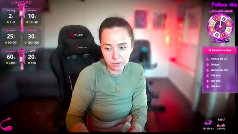 Snapshot of liaquinn chatting on March 9, 2026, 12:53 pm LiaQuinn online show from March 9, 2026, 12:53 pm