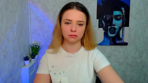 Snapshot of liaralime_ chatting on May 13, 2026, 6:44 am Liara online show from May 13, 2026, 6:44 am
