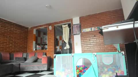 Snapshot of liarouse04 chatting on April 19, 2026, 12:59 pm Liarouse04 online show from April 19, 2026, 12:59 pm