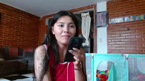 Snapshot of liarouse04 chatting on April 29, 2026, 1:37 pm Liarouse04 online show from April 29, 2026, 1:37 pm