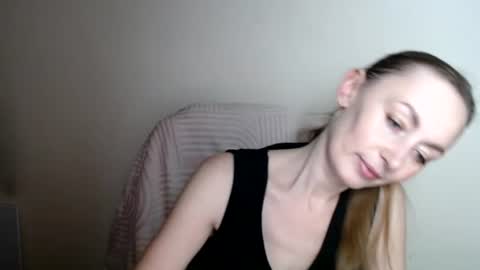 Snapshot of liasais_ chatting on June 24, 2026, 12:04 pm Lia online show from June 24, 2026, 12:04 pm