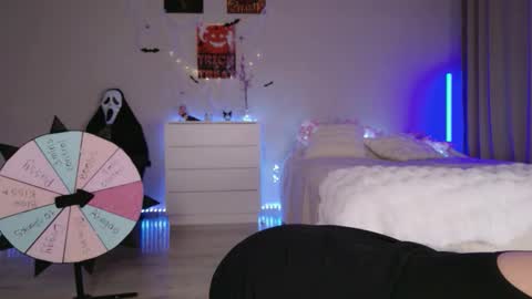 Lia online show from October 23, 2025, 8:29 pm