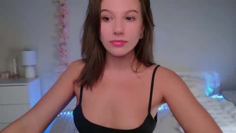 Lia online show from March 27, 2026, 6:29 pm