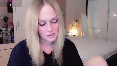 Snapshot of libby_nora chatting on February 19, 2026, 10:33 am Libby online show from February 19, 2026, 10:33 am