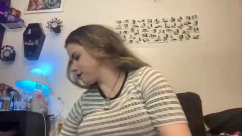 Snapshot of libbydeetzxxx chatting on February 26, 2025, 10:15 am Libby Deetz online show from February 26, 2025, 10:15 am