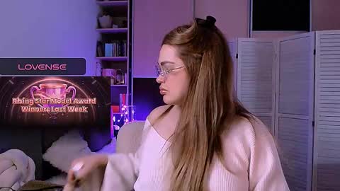 libra_mia online show from January 12, 2026, 4:07 am