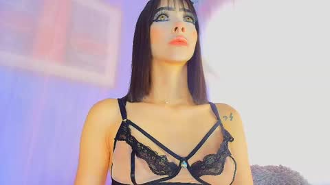 Valentina Hall online show from May 7, 2026, 11:37 am