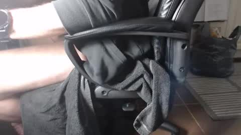 lickerxx46 online show from April 4, 2026, 5:32 pm