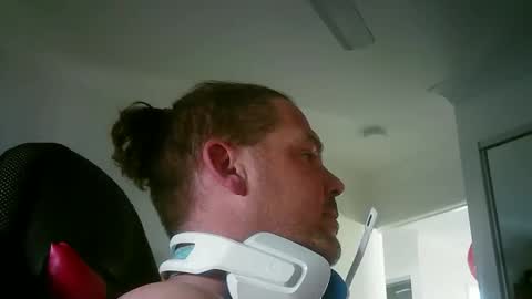 Snapshot of lickitwell29 chatting on April 6, 2026, 11:27 pm lickitwell29 online show from April 6, 2026, 11:27 pm