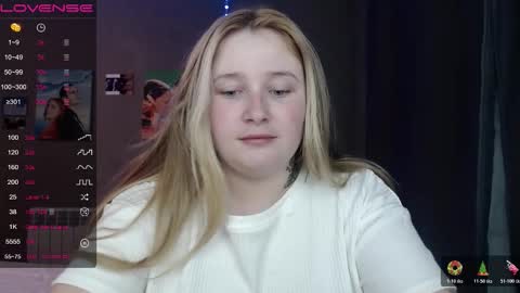 light_lunaa online show from November 1, 2025, 2:08 pm