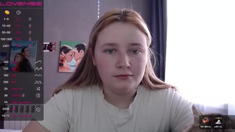 light_lunaa online show from November 15, 2025, 8:55 am