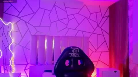 LIHIAN online show from March 30, 2026, 3:18 am