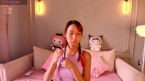 Lihn Pham online show from March 24, 2026, 3:22 am