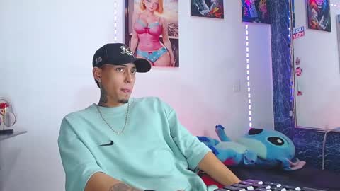 Snapshot of liiaam_lee_ chatting on November 6, 2025, 10:43 pm Daniel online show from November 6, 2025, 10:43 pm