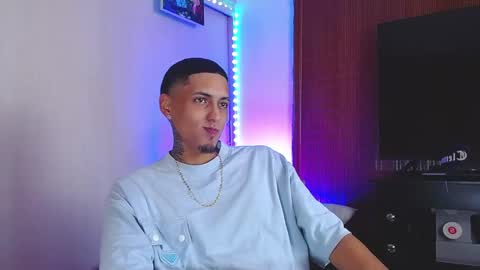 Snapshot of liiaam_lee_ chatting on November 28, 2025, 3:14 pm Daniel online show from November 28, 2025, 3:14 pm