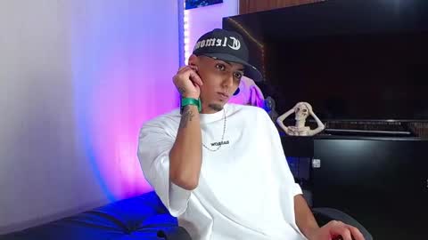 Snapshot of liiaam_lee_ chatting on December 3, 2025, 11:47 pm Daniel online show from December 3, 2025, 11:47 pm