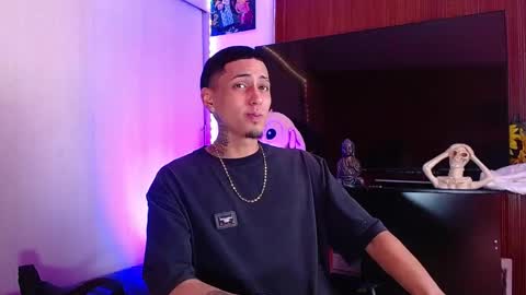 Snapshot of liiaam_lee_ chatting on December 4, 2025, 6:27 pm Daniel online show from December 4, 2025, 6:27 pm