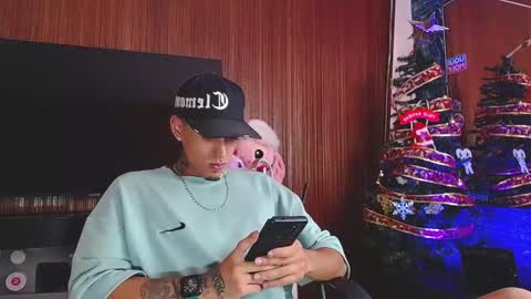 Snapshot of liiaam_lee_ chatting on December 13, 2025, 7:53 pm Daniel online show from December 13, 2025, 7:53 pm